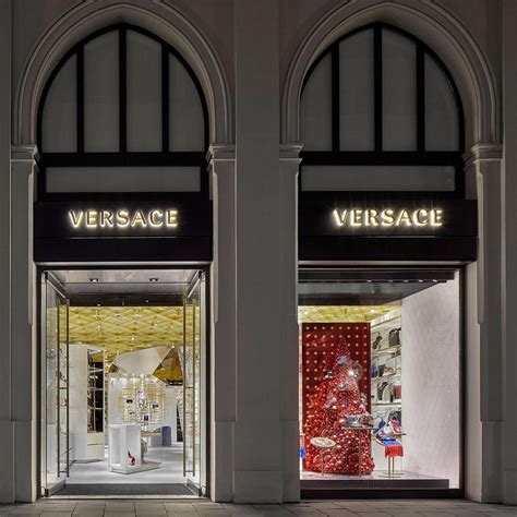 münchen versace|Maximilianstraße (Munich) .